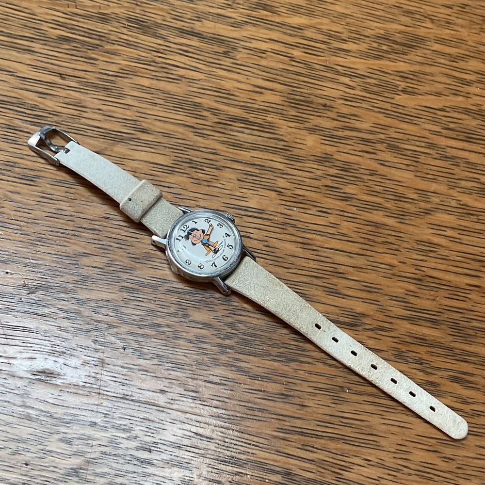 Vintage 1952 Timex Peanuts Lucy Watch